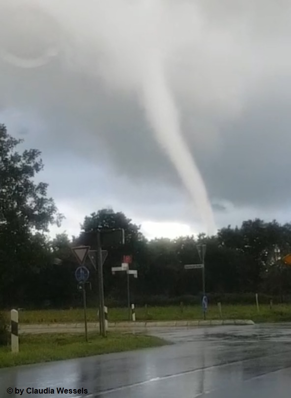 Losyziemi Pl Burhafe Niemcy Traba Powietrzna W Powiecie Wittmund W Dolnej Saksonii