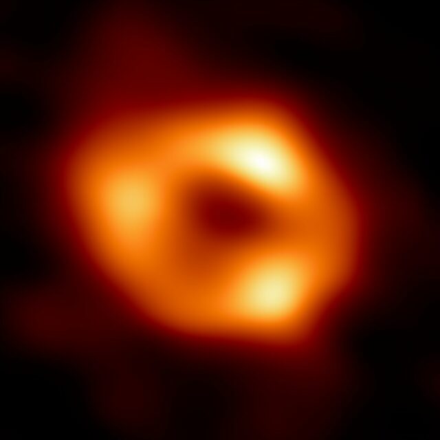 Uzyskano obraz supermasywnej czarnej dziury w centrum Drogi Mlecznej